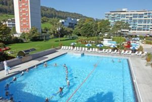 Das grosse Aussenschwimmbecken wird als letztes im Jahr 2016 saniert. Quelle: Thermalbad Zurzach AG