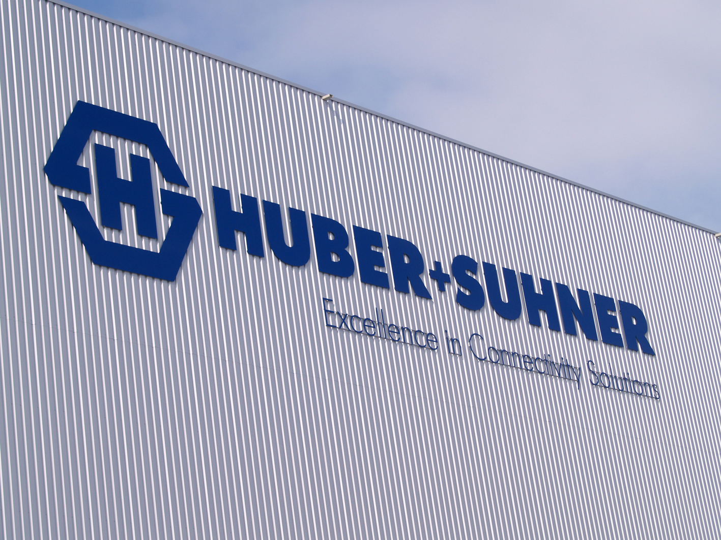 Huber+Suhner AG. 