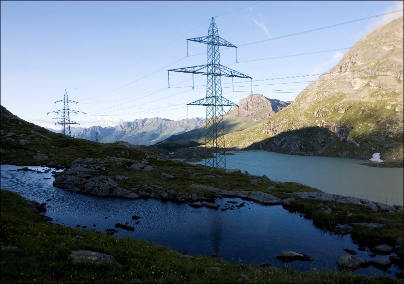 Stromleitung von Repower, die künftig auch dem EKZ und einem UBS-Fonds gehören werden. Bild: www.repower.ch