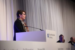 Marianne Wildi, CEO, Hypothekarbank Lenzburg an der Generalversammlung 2016.