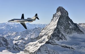 Pilatus - erster Börsenkandidat 2017? Bild: Ein Flugzeug von Pilatus vor dem Matterhorn. Quelle: Pilatus