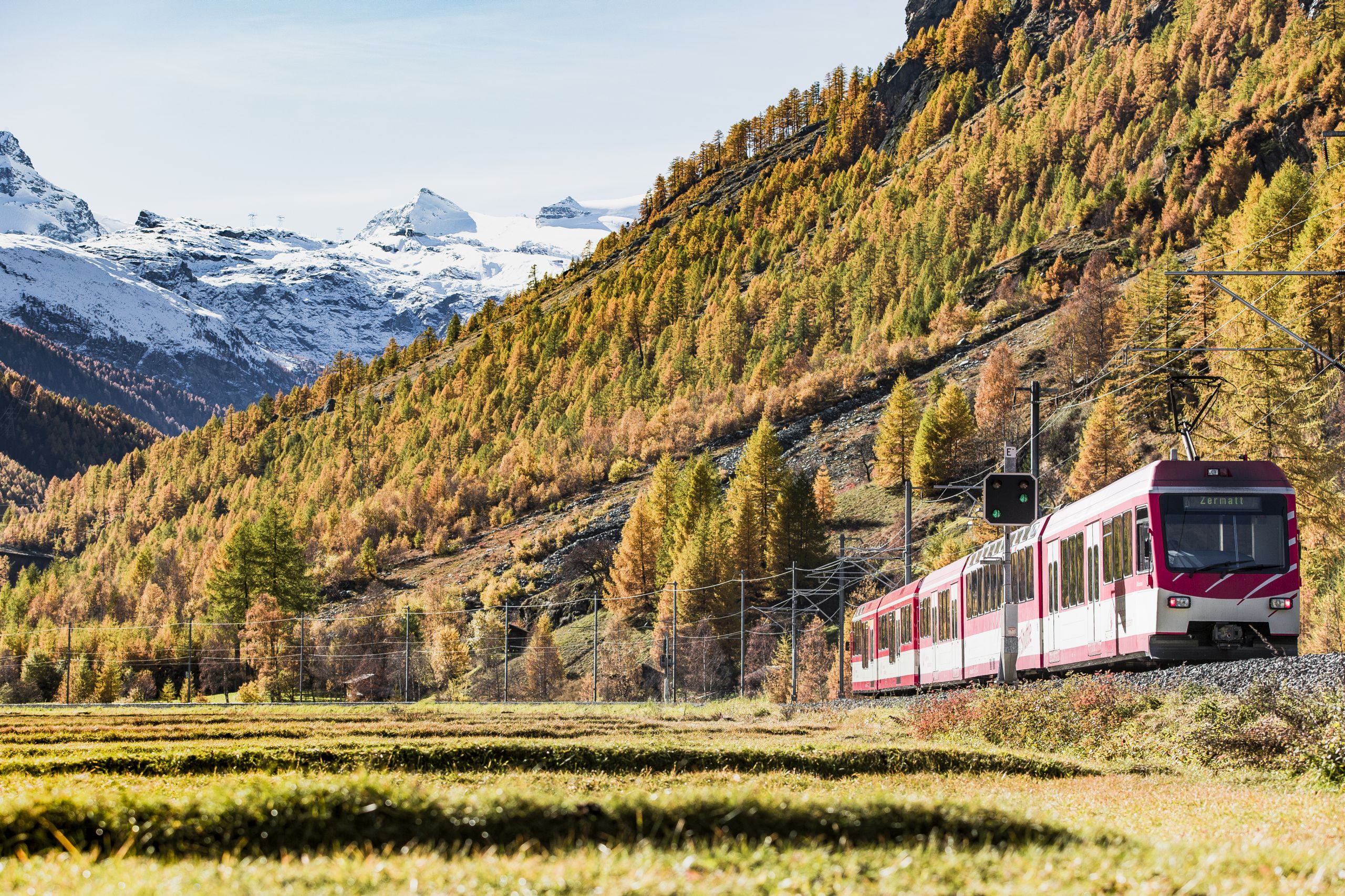 BVZ Holding: Gornergrat Bahn mit Besucherrekord – Ertrag legt im ersten Semester 2017 um 5.6% zu Der Zermatt-Shuttle wird auch im Herbst rege genutzt.