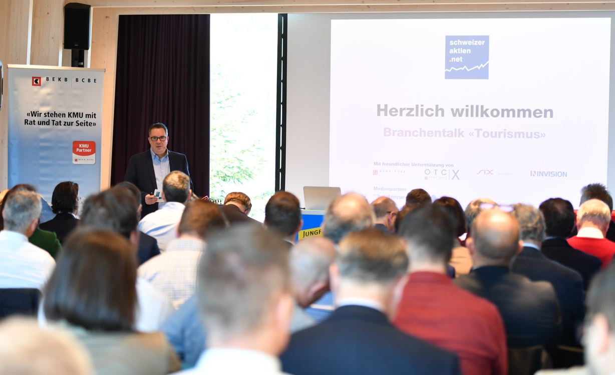 70 Touristiker auf Harder Kulm am Branchentalk