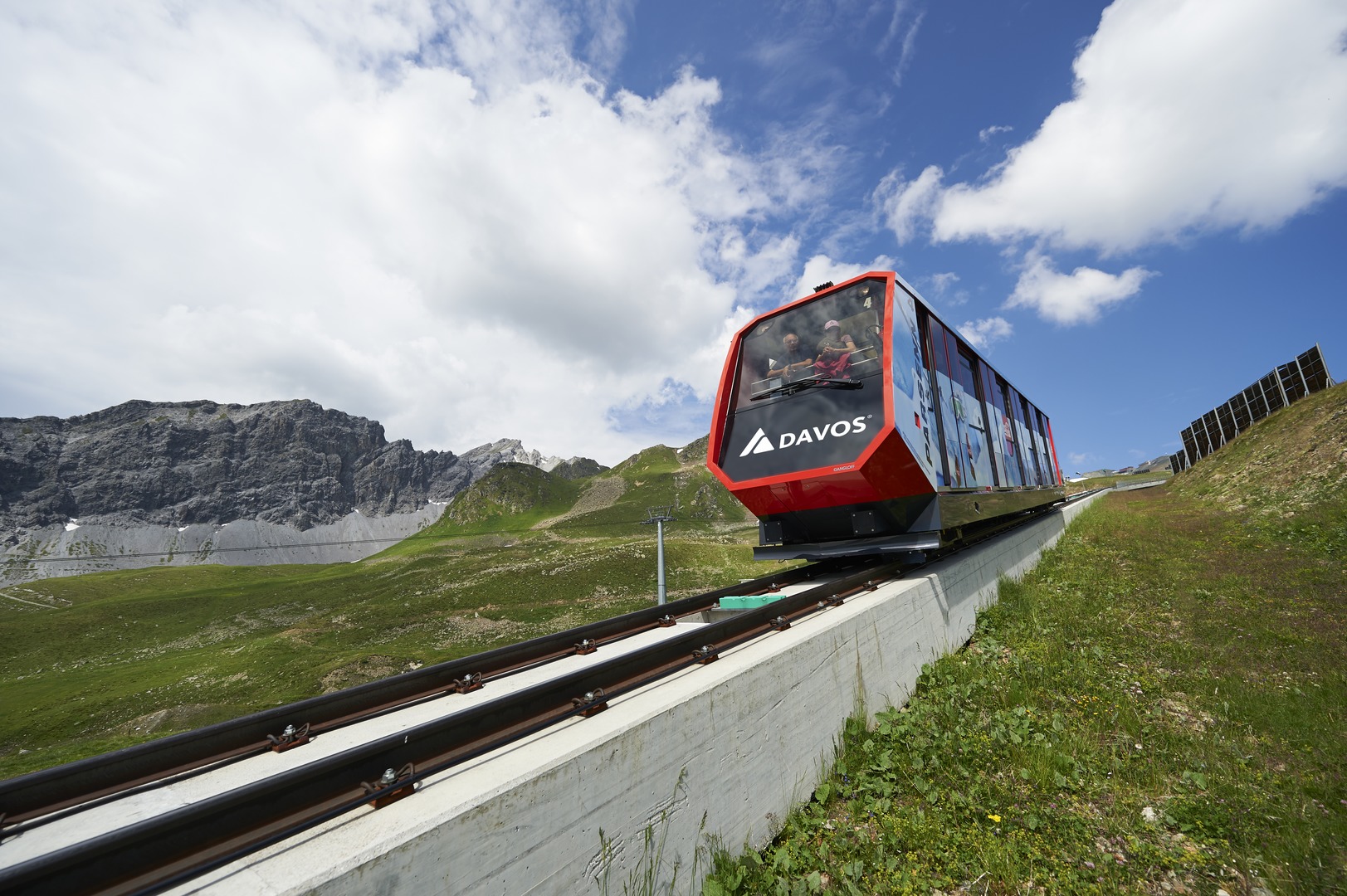 Davos Klosters Bergbahnen: Viel Schnee lässt Erträge steigen