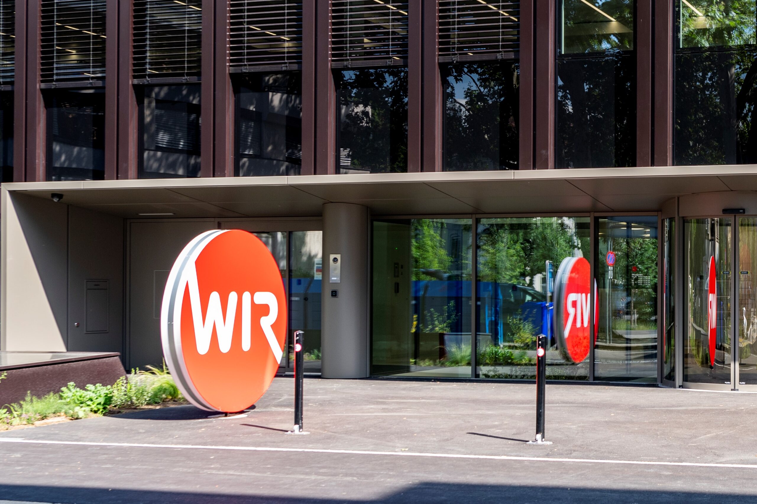 WIR Bank: Genossenschaftsbank wächst mit VIAC im Anlagegeschäft WIR Bank Filiale Basel