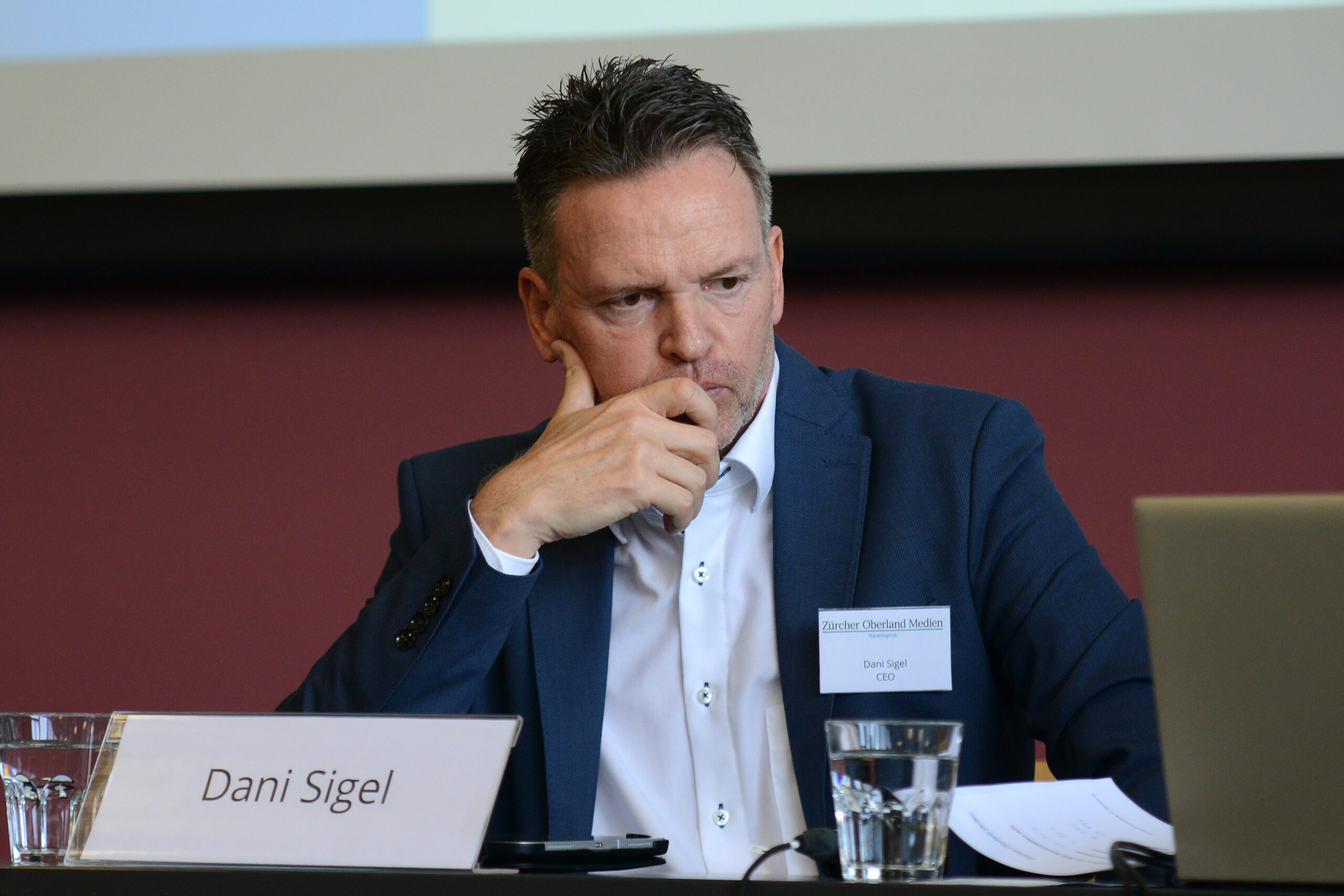 Zürcher Oberland Medien: Strategische Ziele nicht erreicht – CEO muss gehen Dani Sigel, seit 10 Jahren CEO der Zürcher Oberland Medien AG, muss gehen. Bild: zo-medien.ch