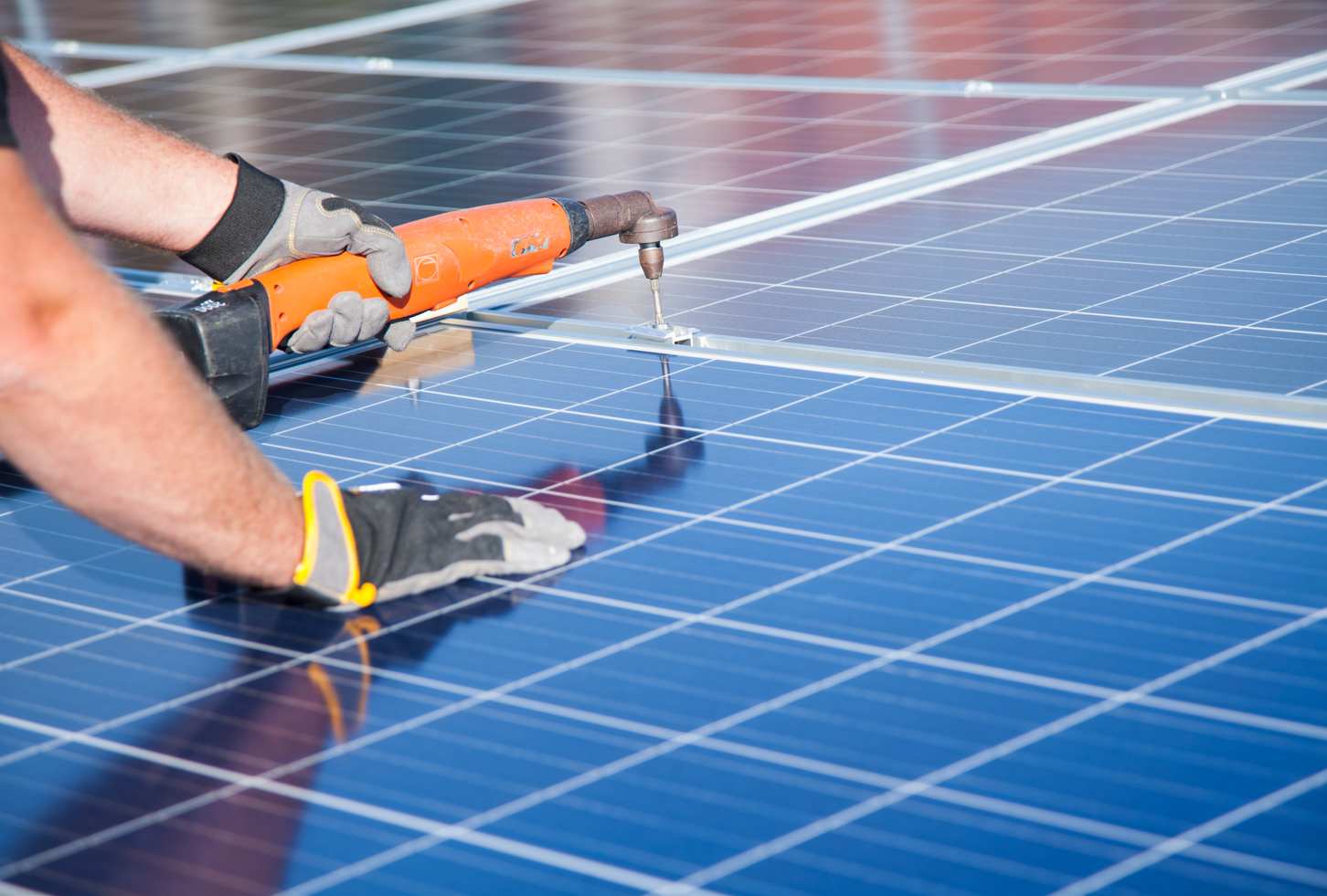 EW Uznach: Regulatorische Neuerungen und verschärfter Wettbewerb bei PV-Anlagen dämpften 2025 den Geschäftsgang