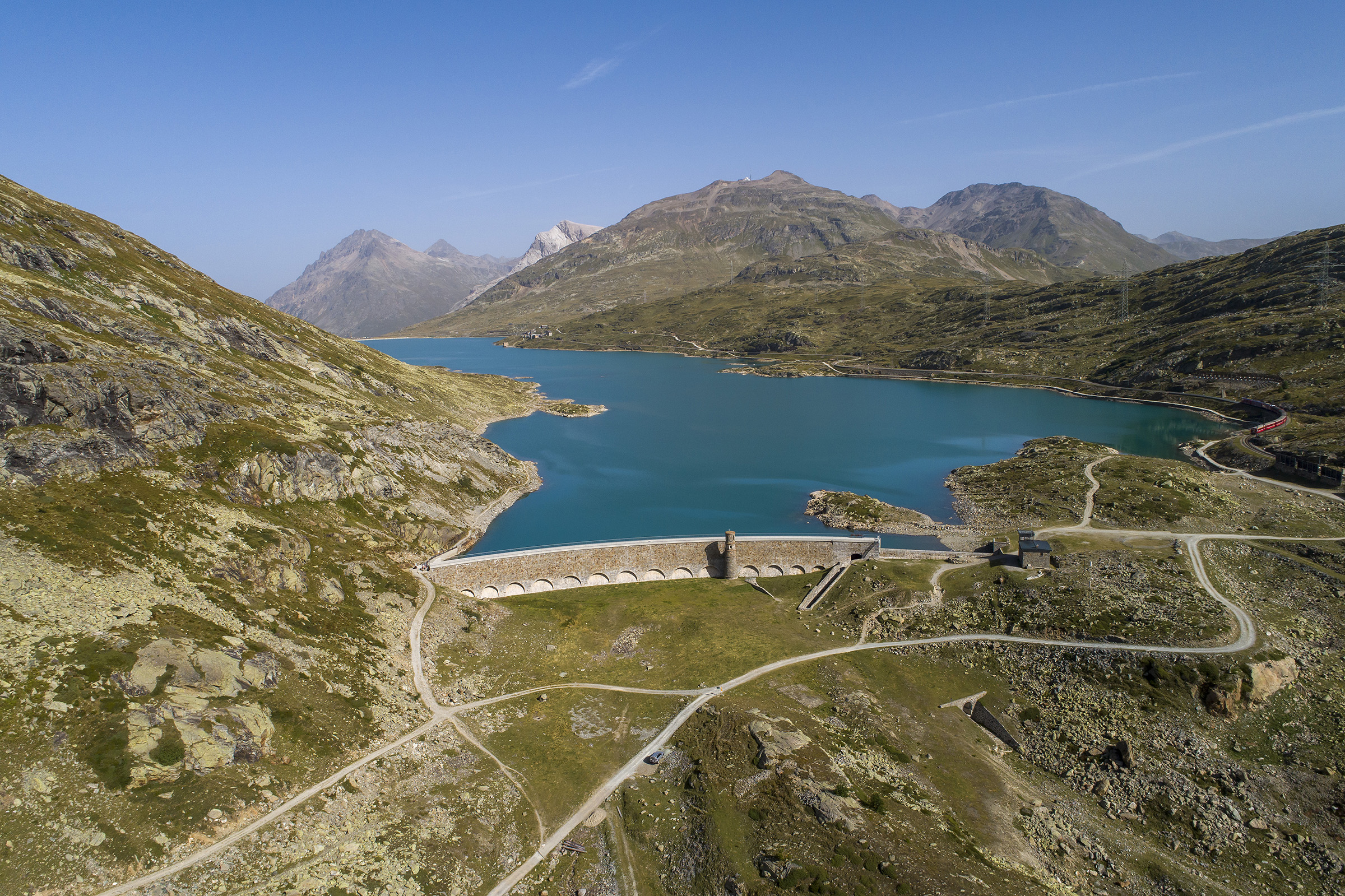 Schweizer Energieaktien: Stresstest für das Wasserschloss Schweiz – Analyse des Hitzesommers 2026